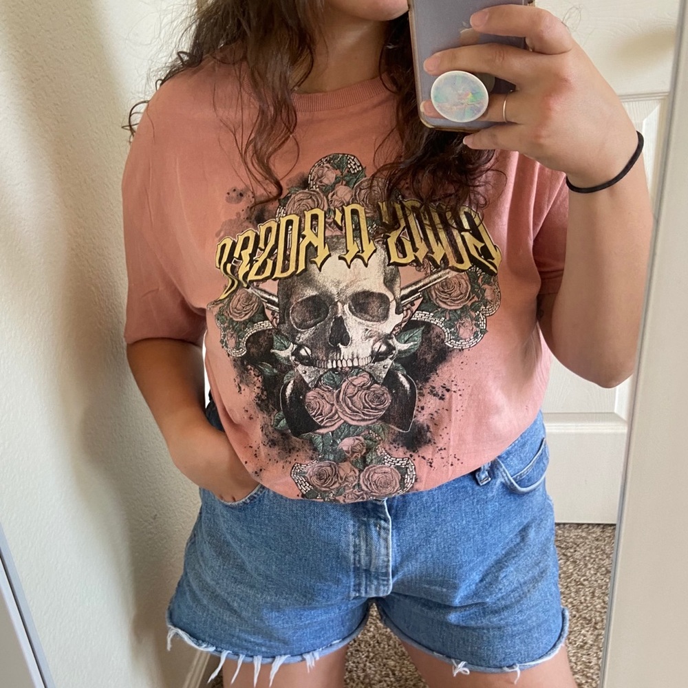 🌟TRENDY GUNS N’ ROSES TEE🌟